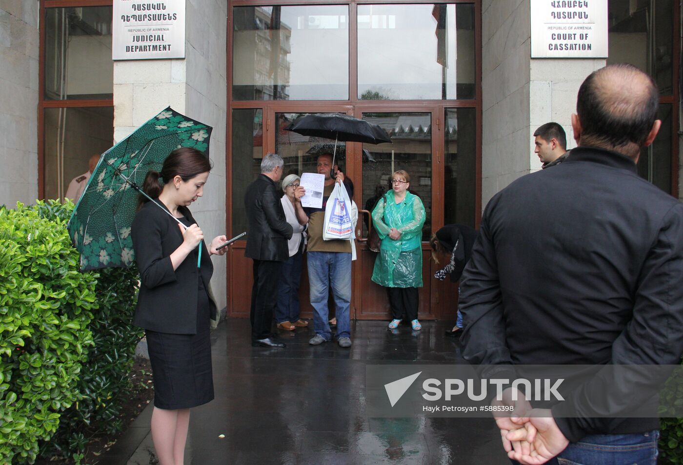 Armenia Courts Blocked