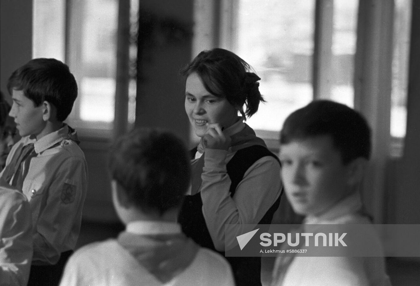 Young Pioneer leader Lyudmila Zaitseva