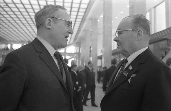 Writer Vadim Kozhevnikov and sculptor Nikolai Tomsky