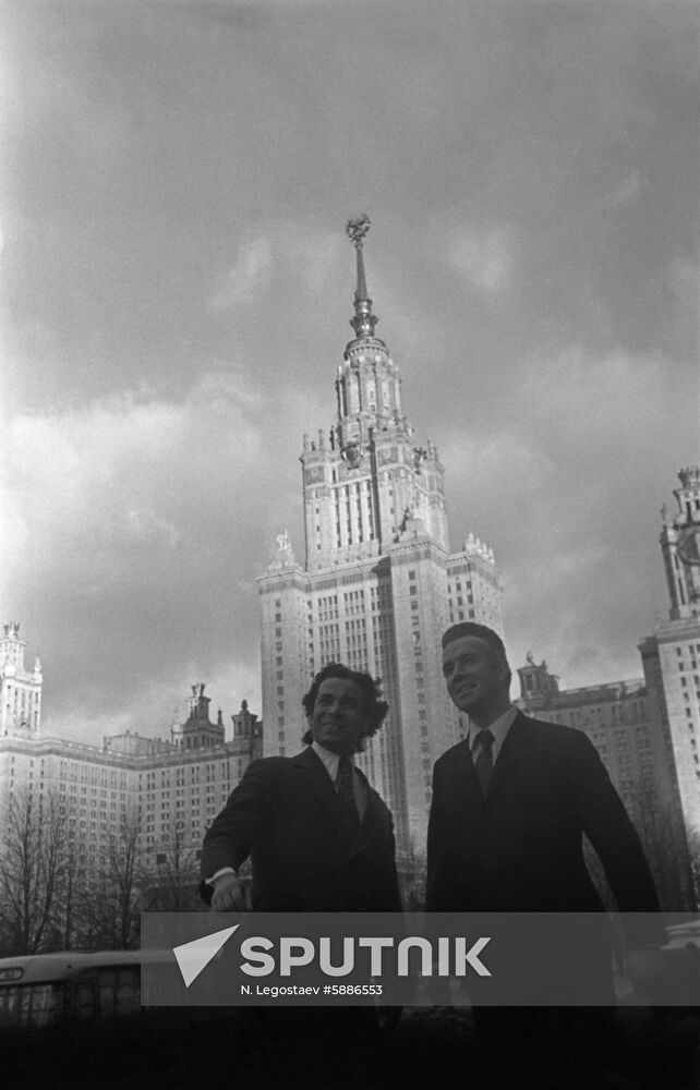 Posgtraduate students F. Hovaja and V. Zelinov
