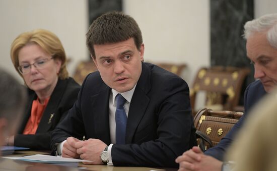 Russia Putin Social Policy
