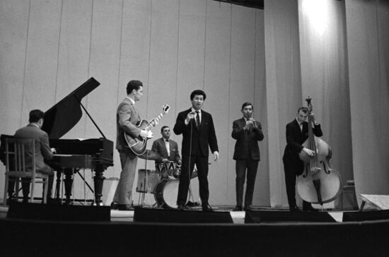 Amateur music band at MEI