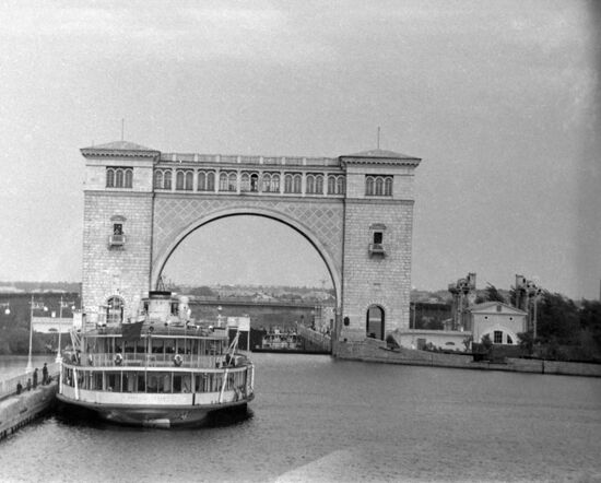 Lock of Uglich hydropower plant