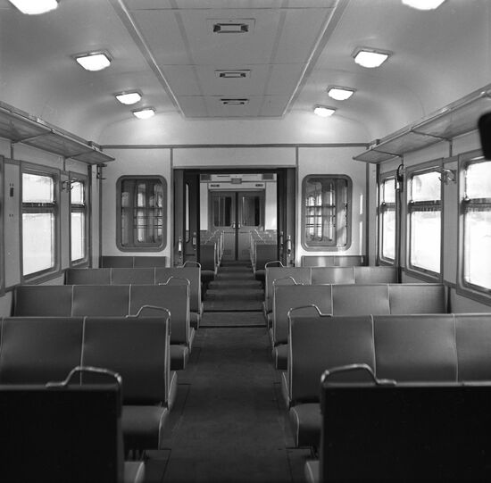 ER-22 electric commuter train