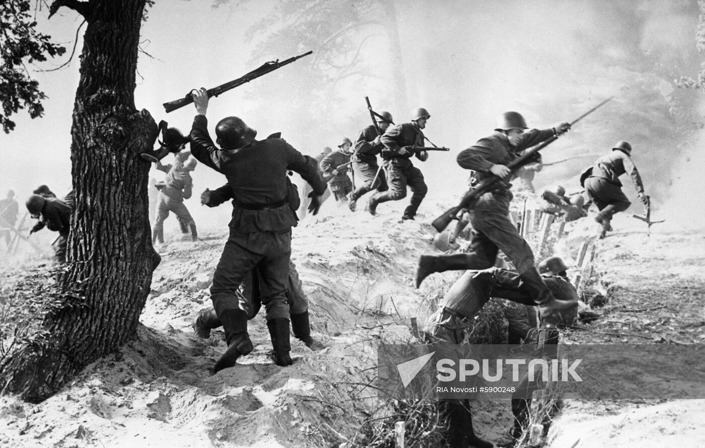 Scene from film 'There are No Unknown Soldiers'