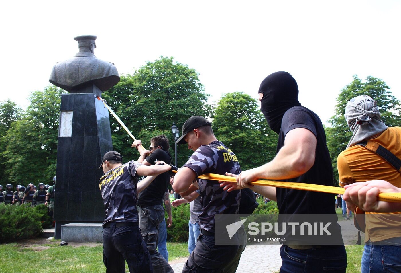 Ukraine Zhukov Monument Dismantling Ukraine Zhukov Monument Dismantling