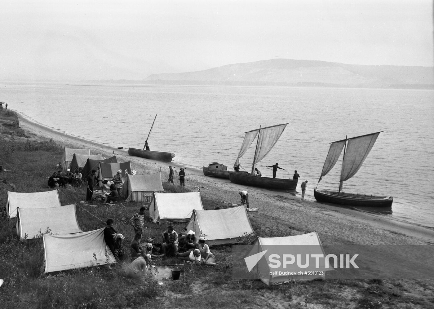 Tourists on Volga River