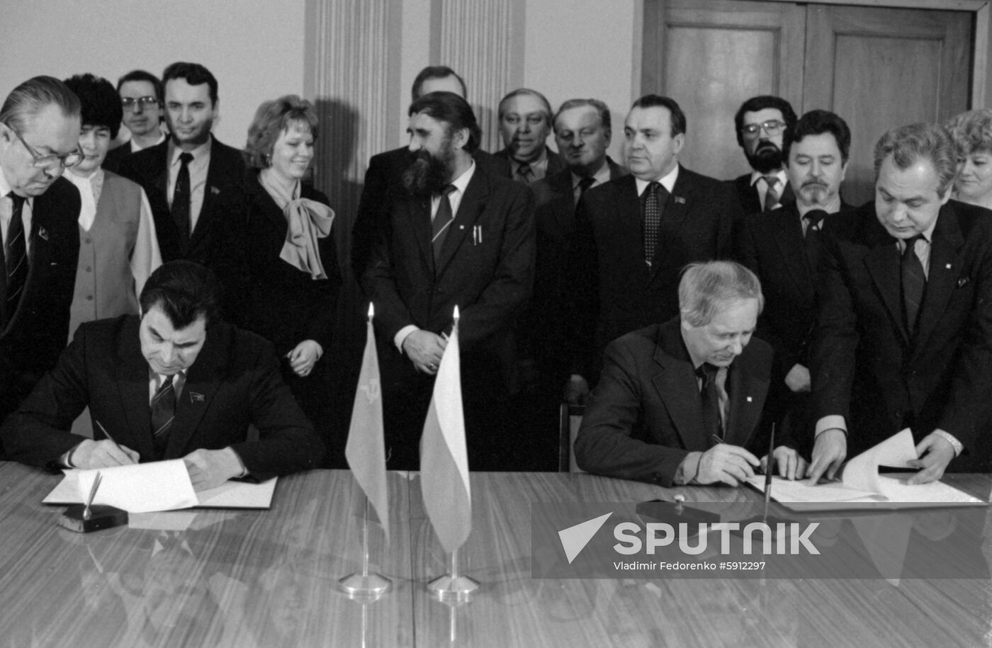 Ceremony to sign agreement on cooperation between trade unions of USSR and Polish People's Republic