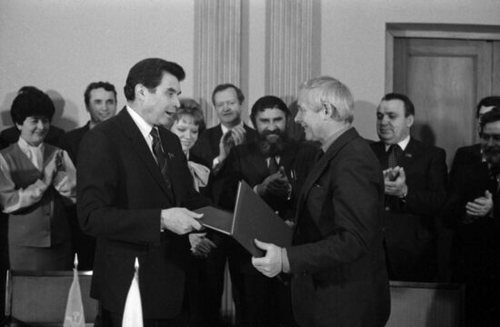 Ceremony to sign agreement on cooperation between trade unions of USSR and Polish People's Republic