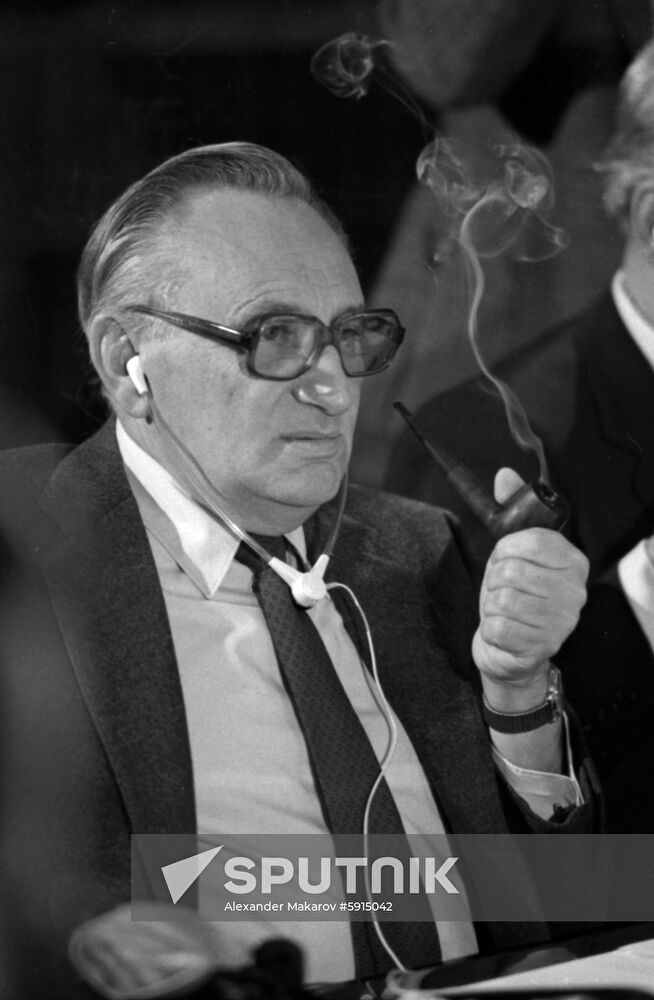 Member of SDPG board Egon Bahr