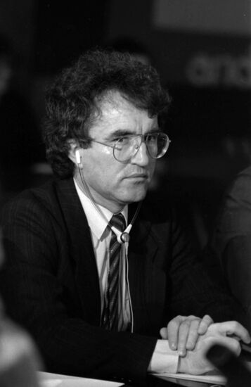 Adviser to West German Chancellor Horst Teltschik