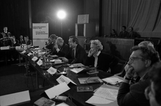Participants in Bergedorf round table discussion