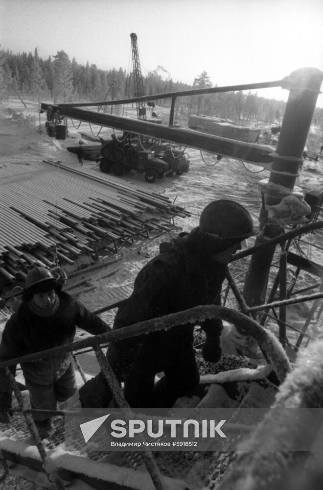 Drilling crew