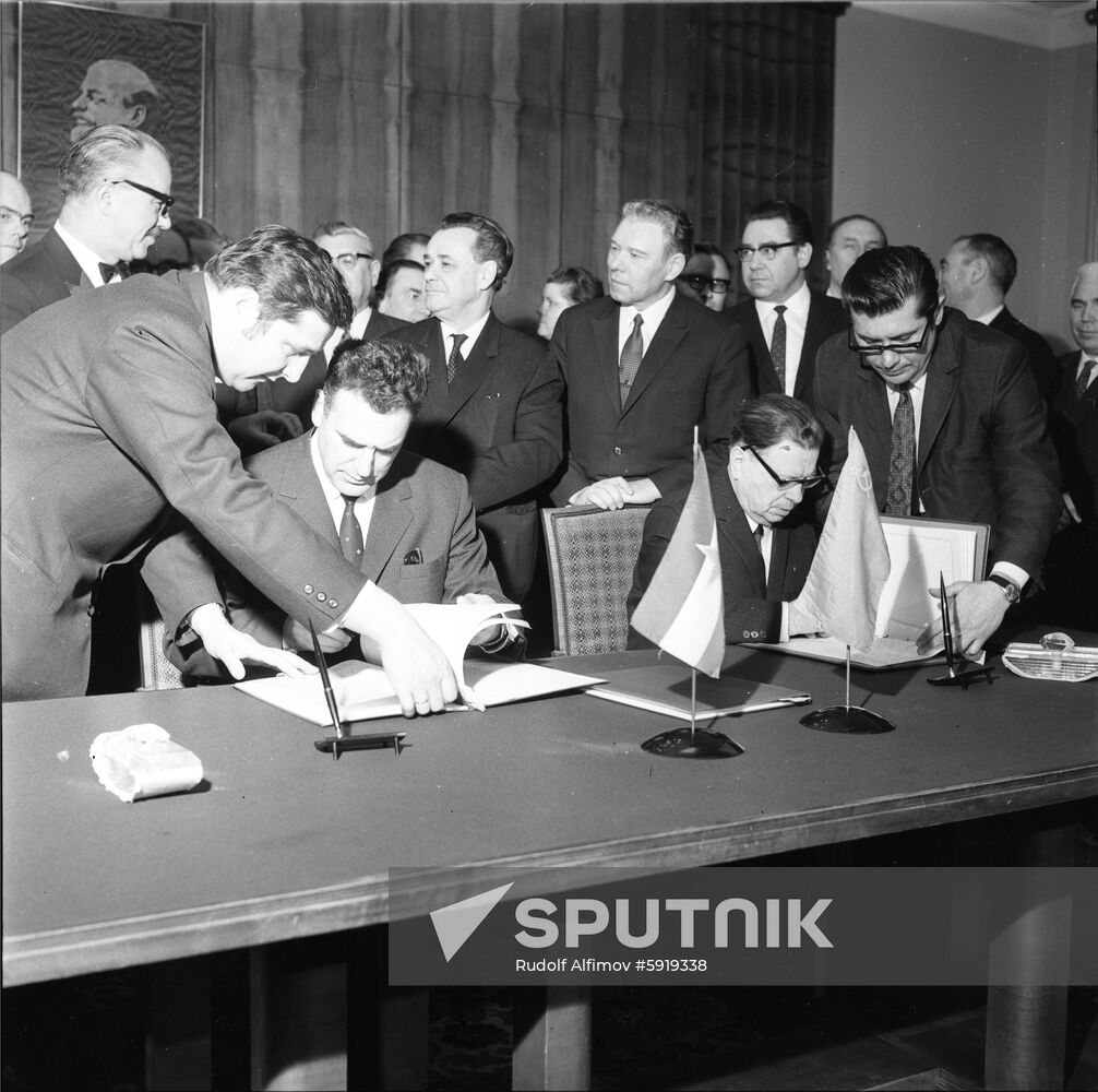 Ceremony to sign protocol of trade turnover between USSR and Yugoslavia