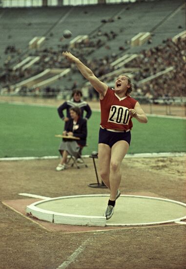 Track and field athete Tamara Press