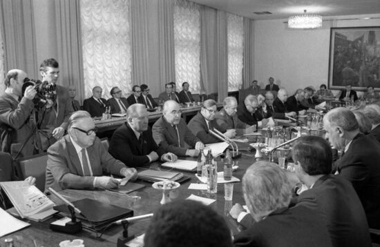 US House of Representatives delegation visits Soviet Union