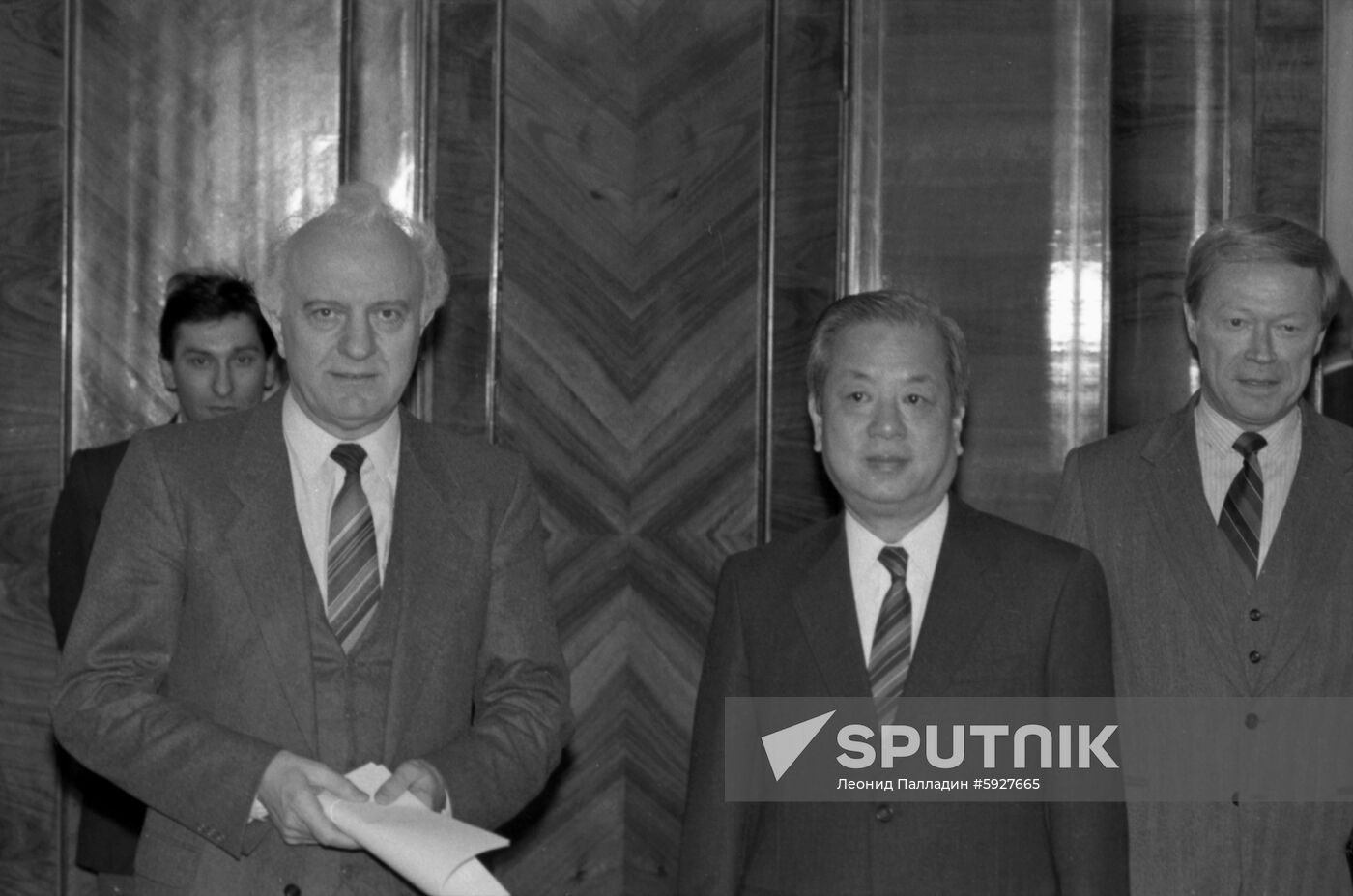 Deputy Foreign Minister of People's Republic of China Qian Qichen visits USSR