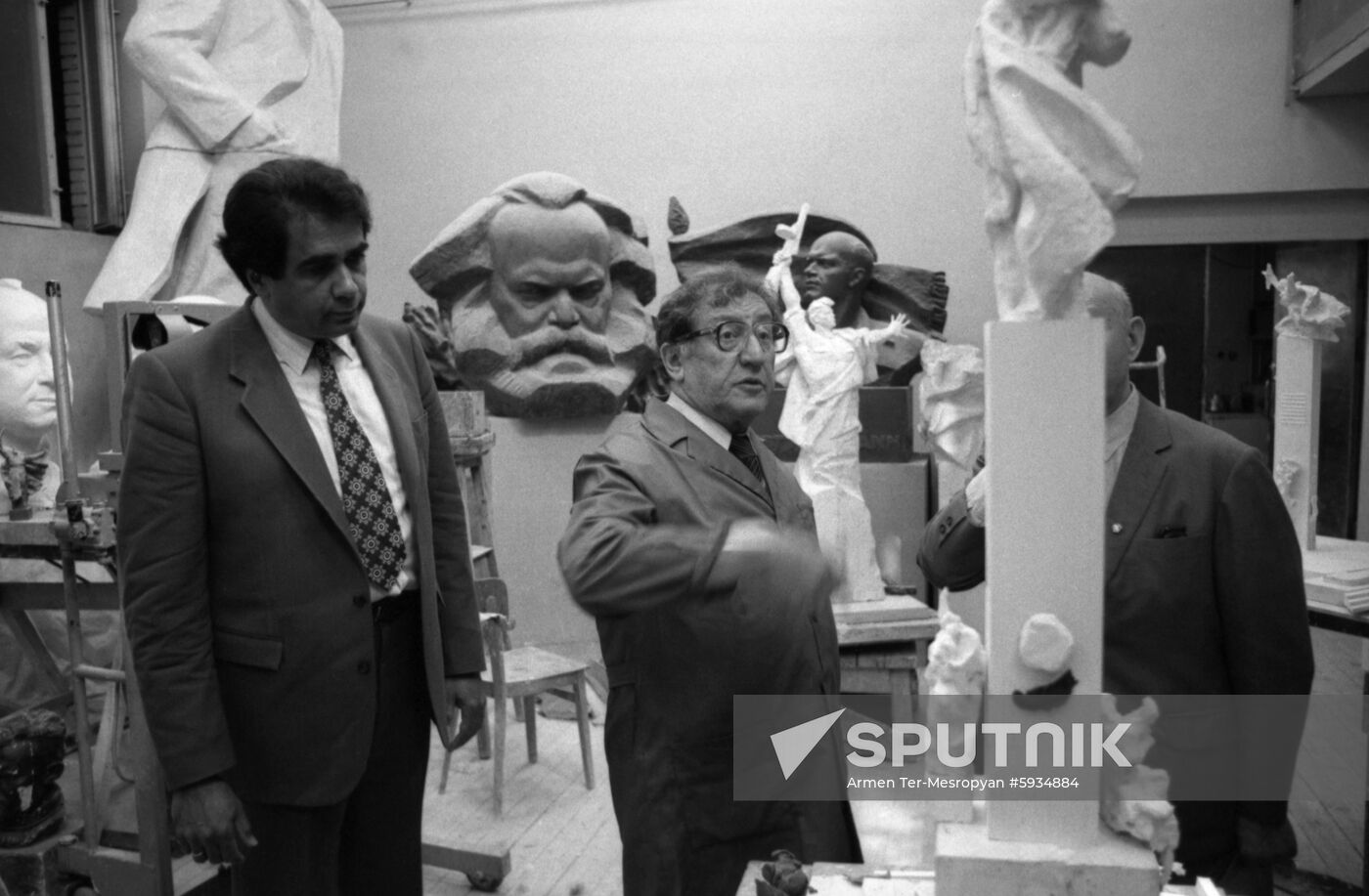 Soviet sculptor Lev Kerbel