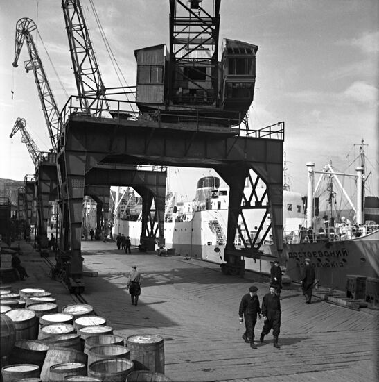 Murmansk Trade Sea Port