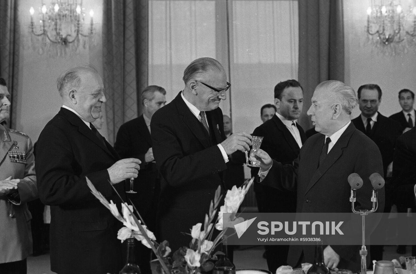 Swedish parliamentary delegation visits USSR