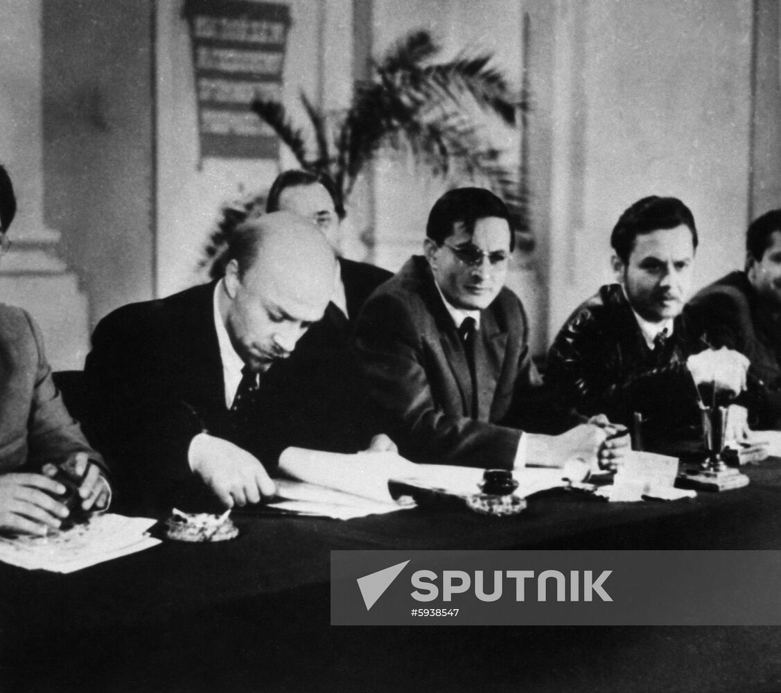 Still from 'Touches to the portrait of Vladimir Lenin' TV series