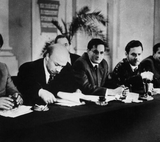 Still from 'Touches to the portrait of Vladimir Lenin' TV series