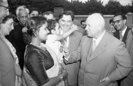 Indian delegation visits USSR
