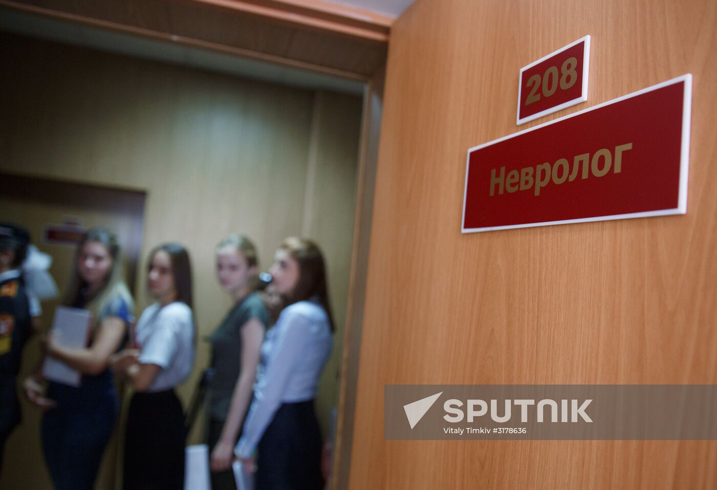 Young women enrolled to Krasnodar Aviation Institute to get flight ...