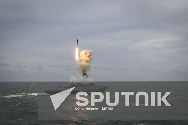 Manuevers of Russian Navy's Caspian Flotilla