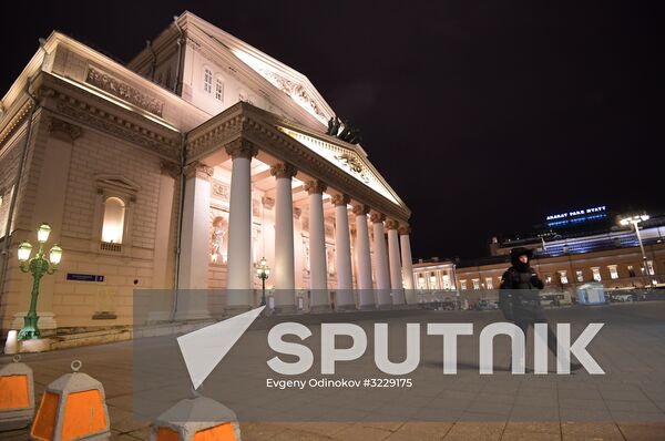 People evacuated from Bolshoi Theater over bomb alerts