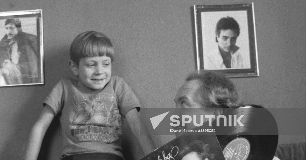 Soviet gymnast Olga Korbut's family Sputnik Mediabank