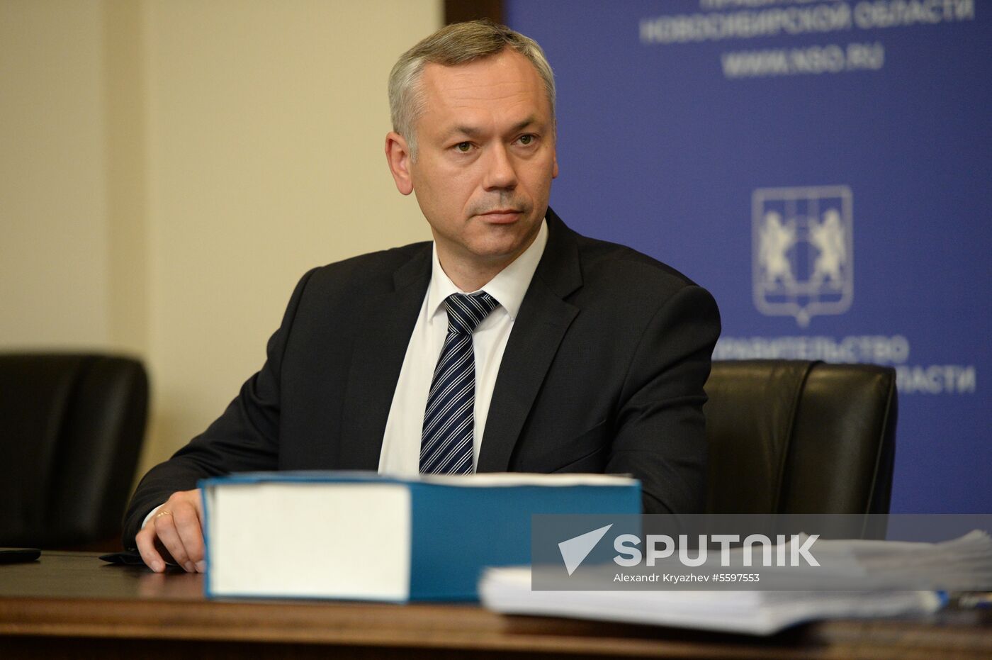 Andrei Travnikov hands over documents to election commission to run for ...