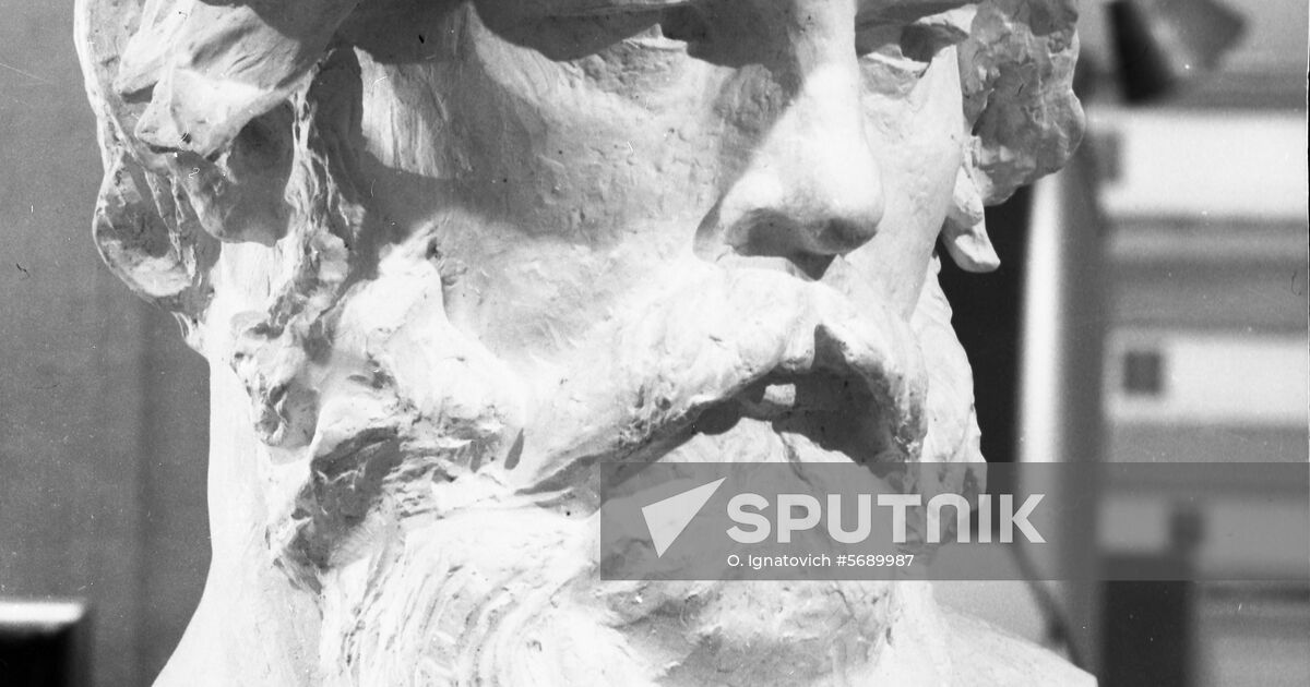 Sculptural portrait of Vladimir Bekhterev | Sputnik Mediabank