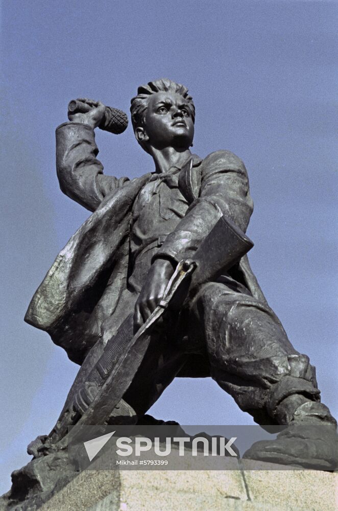 Monument to young Byelorussian hero Marat Kazei | Sputnik Mediabank