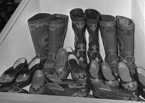 National Tatar leather footwear