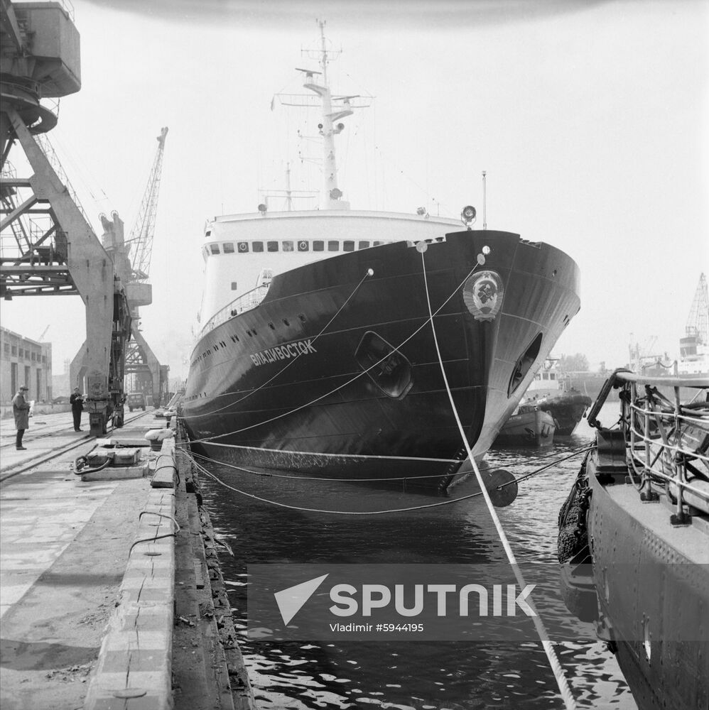 Vladivostok icebreaker