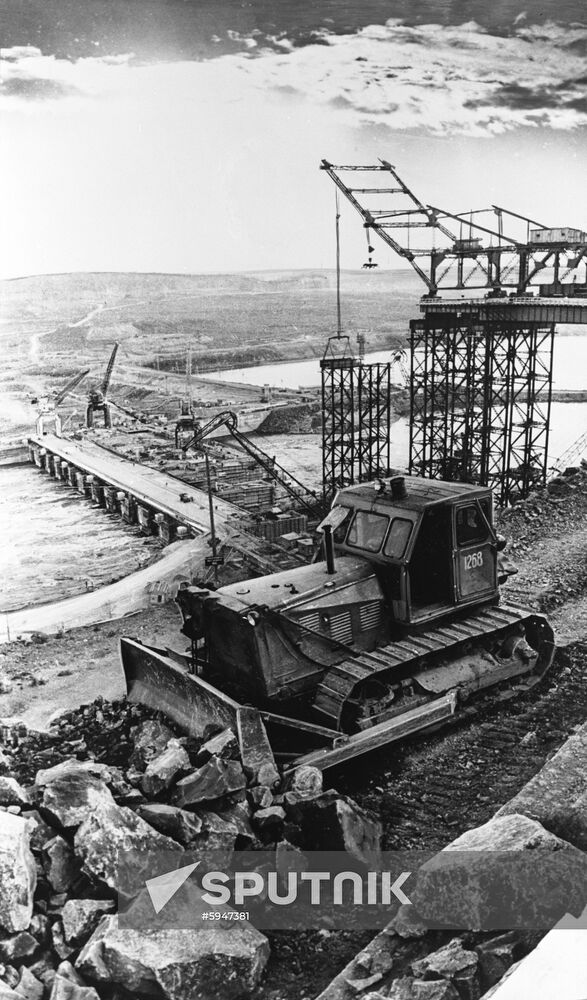 Ust-Ilimsk Hydroelectric Power Station construction