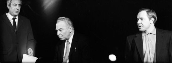 Film play 'An outside man'