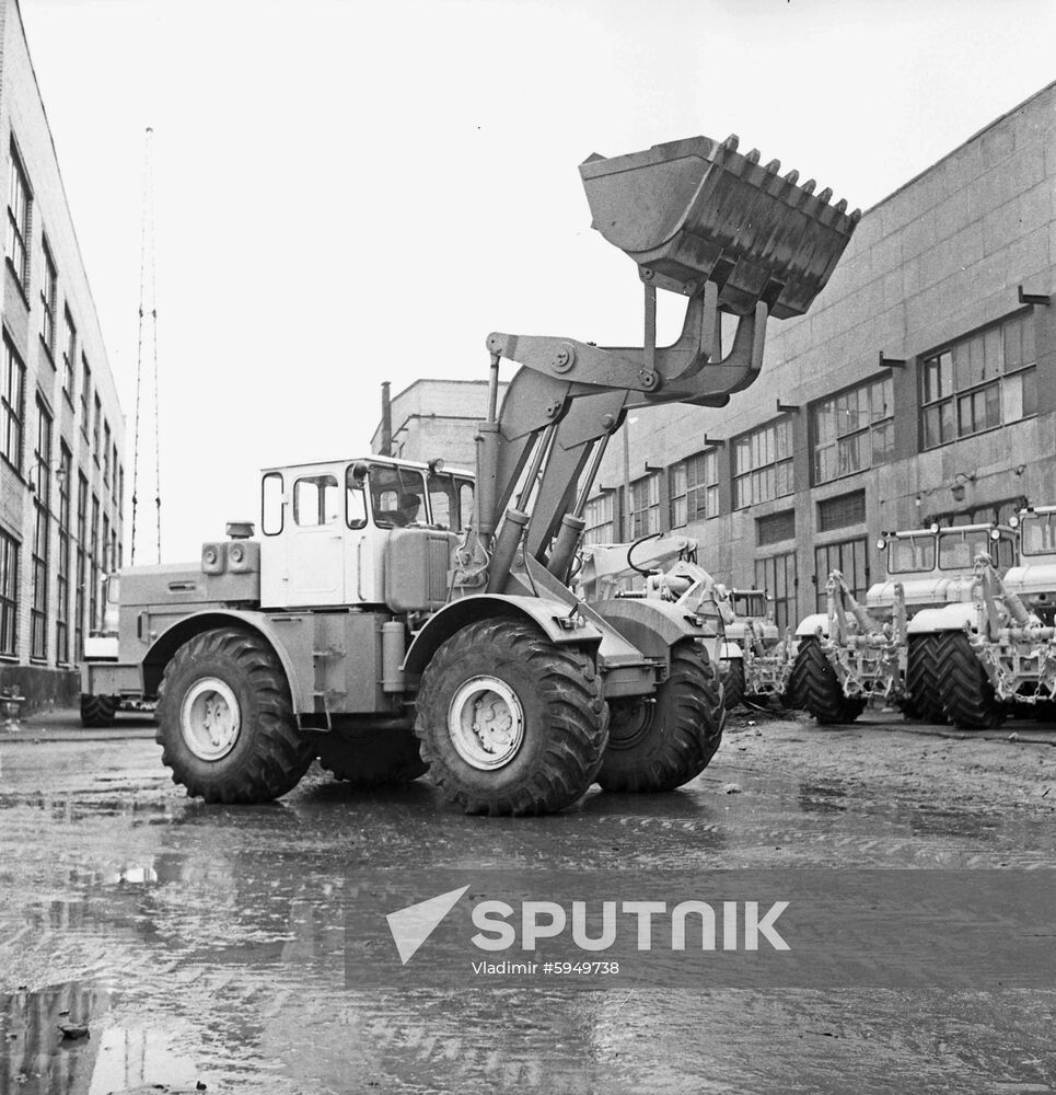 Kirovets tractor