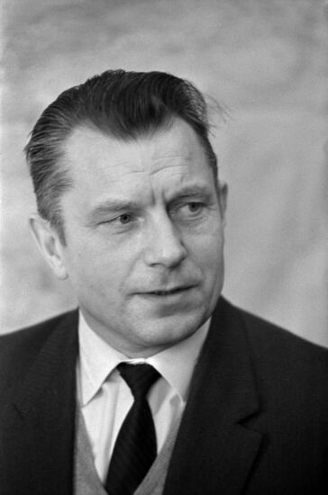 Soviet international journalist Spartak Beglov