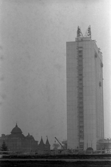 Building the Venets Hotel