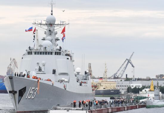 Russia Chinese Ship