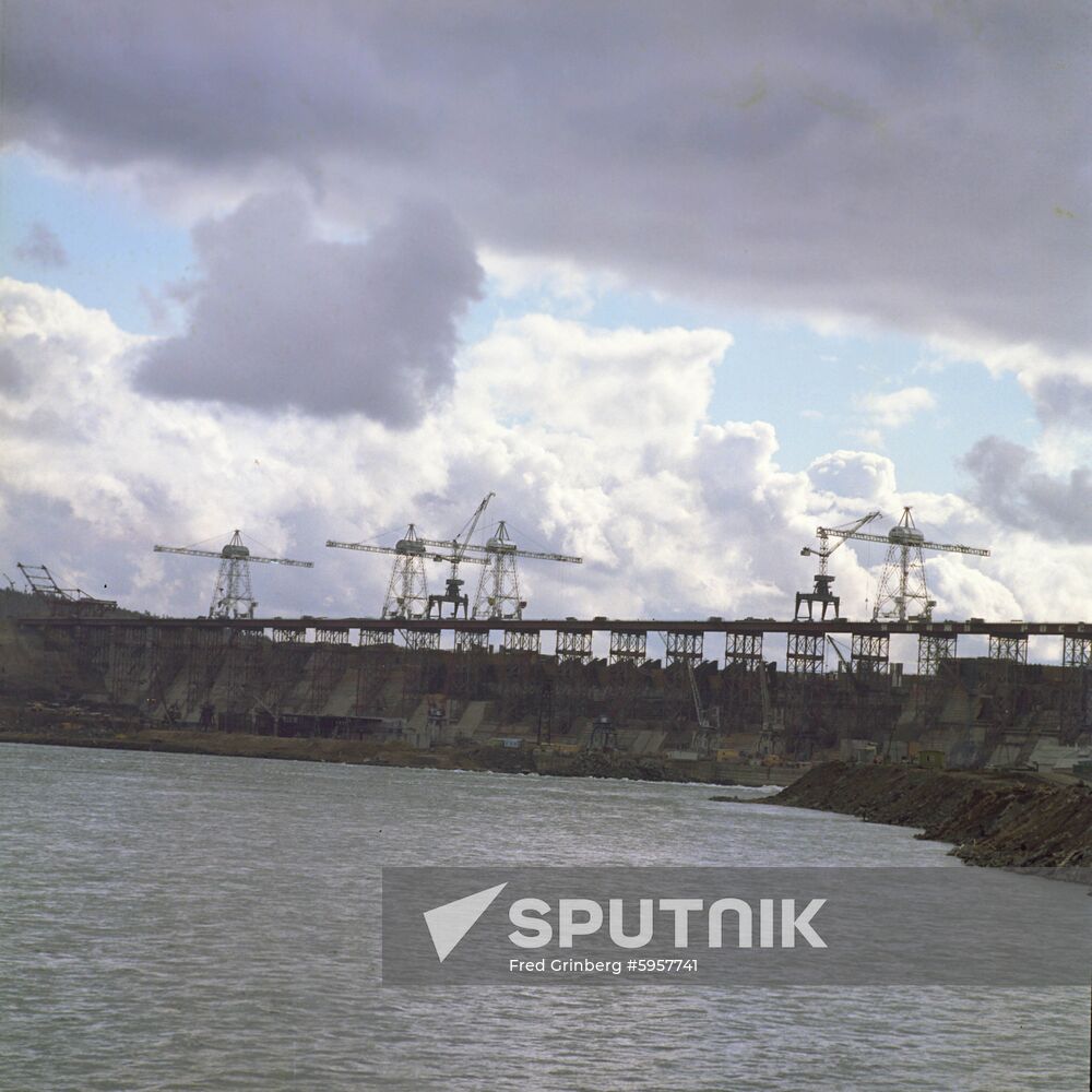 Ust-Ilimsk Hydroelectric Power Station construction