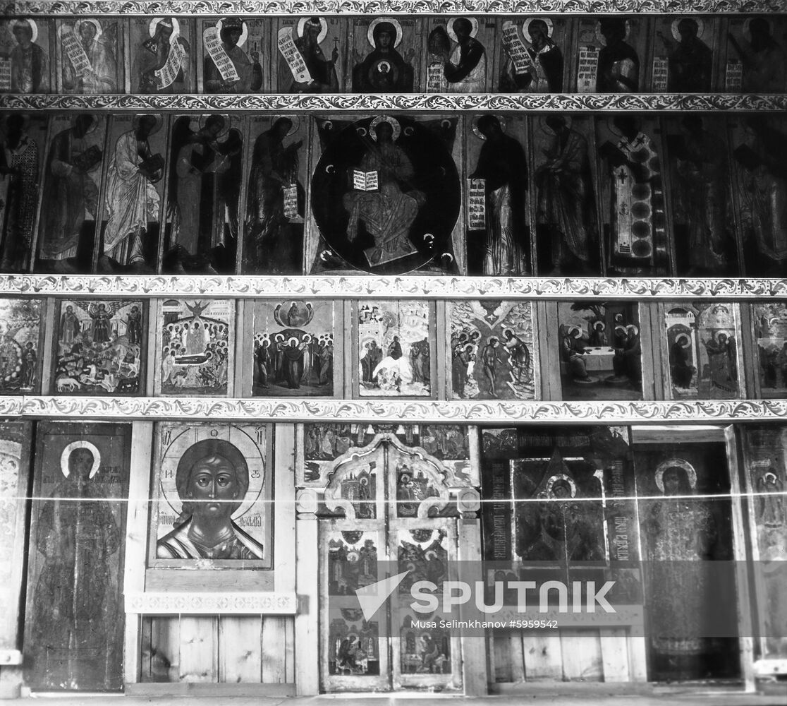 Iconostasis of Transfiguration Church in Kizhi