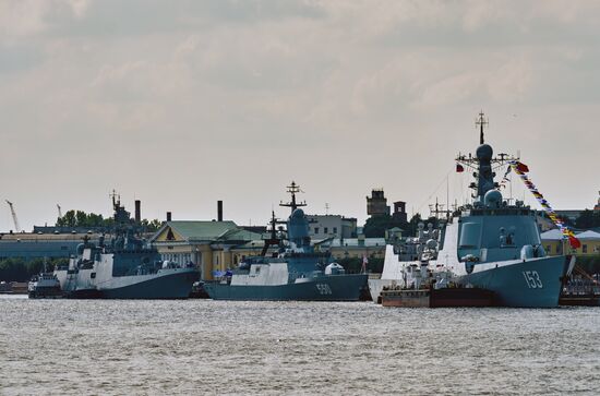 Russia India China Warships