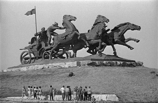 Legendary machine-gun cart