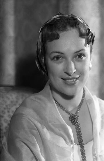 Soviet actress Klara Luchko