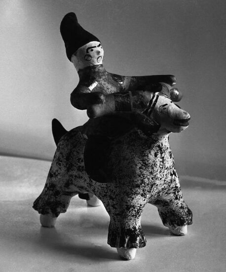 Horseman Dymkovo toy