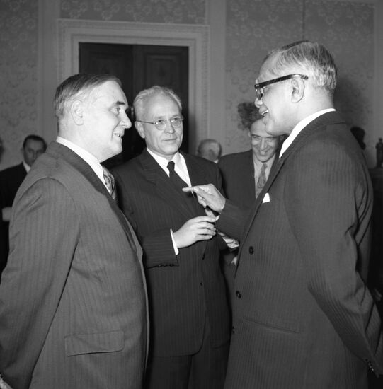 Pyotr Kapitsa, Mikhail Malkov and Kumar Padma Shivashankar Menon