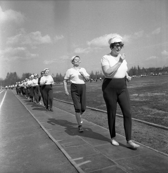 Members of health improvement group exercise